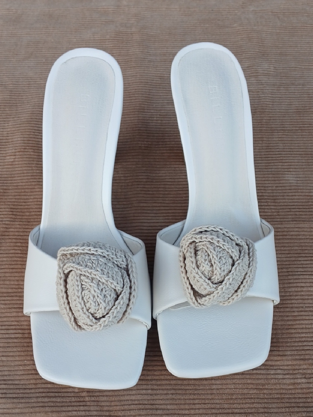 White Crochet Rosette Square Toe Mule Heels NWOT Size 6 NWOT